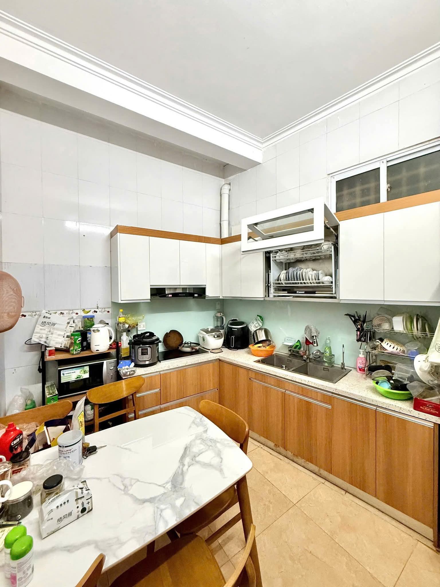 Cho thuê nhà Vũ Tông Phan, 3 tầng x 71m2, 3 ngủ, 2 vệ sinh, 20 Triệu Vpcty kết hợp ở... - Ảnh 1